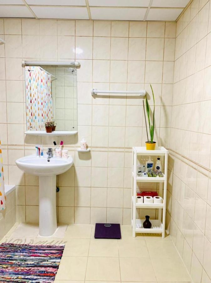 LADIES ONLY-AnaRuby Backpackers - Metro Station Mashreq Dubai Esterno foto